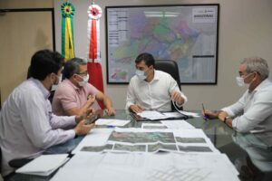 Imagem da notícia - Governador Wilson Lima assina contrato para pavimentar 77 ruas em Iranduba