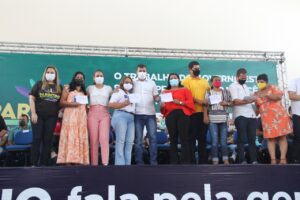 Imagem da notícia - Governador Wilson Lima entrega mais de 800 certificados a profissionais da Educação, em Parintins