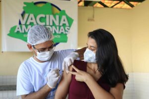 Imagem da notícia - Governo do Estado chega a marca de 500 mil doses de vacinas aplicadas em mutirões da campanha Vacina Amazonas