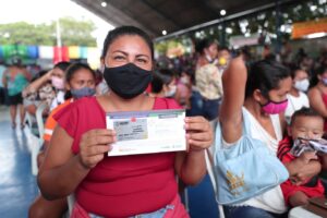 Imagem da notícia - Com entregas em 62 municípios, Auxílio Estadual já atende 257.928 famílias do Amazonas
