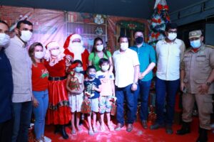 Imagem da notícia - Primeira-dama Taiana Lima participa do encerramento do “Natal Itinerante” na zona leste de Manaus