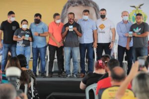 Imagem da notícia - Governador Wilson Lima entrega primeiras carteiras do projeto CNH Social