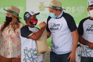 Imagem da notícia - Governador Wilson Lima pagou, em 2021, a maior subvenção de juta e malva para produtores do estado