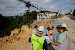 Imagem da notícia - Governo do Amazonas repassa R$ 4,4 milhões à Prefeitura de Manaus, para contenção de erosão