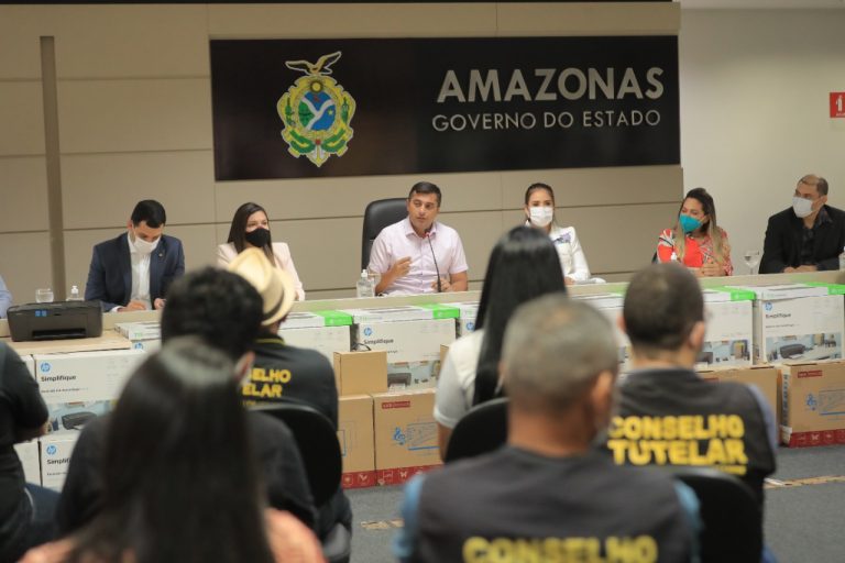 Governador Wilson Lima entrega R$ 180 mil em equipamentos para Conselhos Tutelares de Manaus