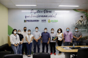 Imagem da notícia - Governo do Amazonas repassa à Caapiranga R$ 1,3 milhão do convênio para a recuperação do ramal Maloca