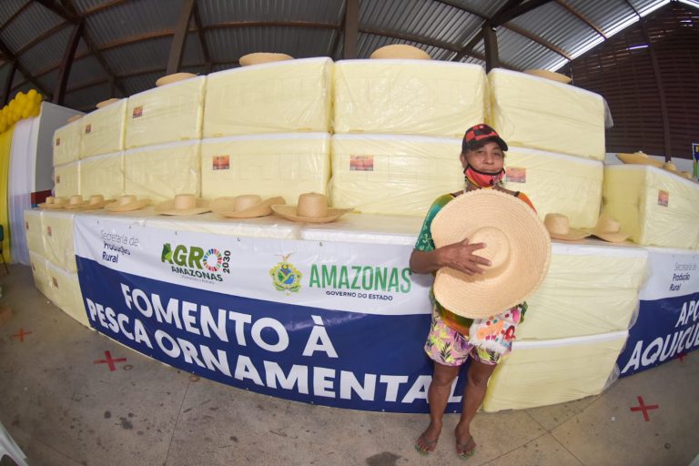 Governo do Amazonas conclui entrega de mais de mil kits de pesca artesanal