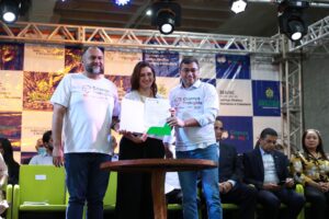 Imagem da notícia - Wilson Lima e ministra Cristiane Britto assinam Pacto Nacional para Redução da Letalidade Infanto-juvenil no Amazonas