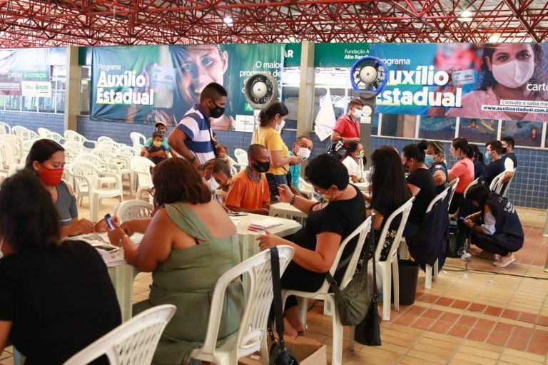 Governo do Amazonas inicia nova fase de entregas do Auxílio Estadual Permanente em Manaus