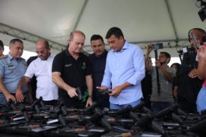 Imagem da notícia - Governador Wilson Lima entrega novas armas e veículos para as forças de segurança