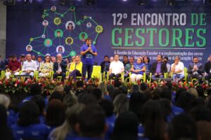 Imagem da notícia - Wilson Lima anuncia a entrega de 17,5 mil chips de dados móveis a professores para ampliar acesso à internet