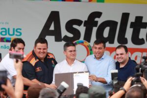 Imagem da notícia - Nova frente de obras do ‘Asfalta Manaus’ no bairro Santo Antônio é vistoriada por Wilson Lima e David Almeida