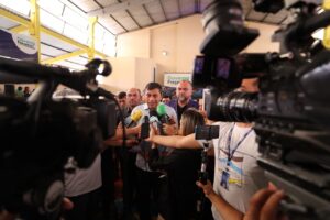 Imagem da notícia - Wilson Lima destaca alcance do Governo Presente, com mais de 20 mil atendimentos em quatro edições na capital