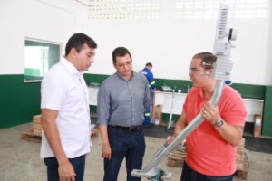 Imagem da notícia - Wilson Lima anuncia que iluminação pública em LED chega a Itacoatiara nesta semana, com início do ‘Ilumina+ Amazonas’ na cidade