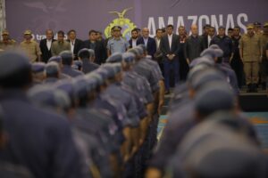 Imagem da notícia - Governador Wilson Lima assina promoção de mais 700 policiais militares e bombeiros