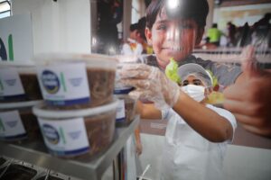 Imagem da notícia - Wilson Lima entrega cozinha popular do Prato Cheio para a população de Careiro Castanho