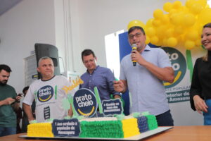 Imagem da notícia - Com a população de Manacapuru, governador Wilson Lima celebra um ano do primeiro restaurante popular do interior