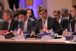 Imagem da notícia - Em fórum com os 27 governadores, Wilson Lima destaca que defesa da Zona Franca é pauta prioritária do Governo do Amazonas