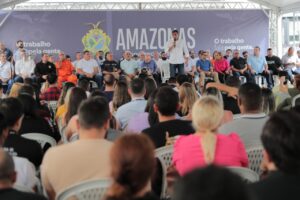 Imagem da notícia - Wilson Lima entrega 68 novas viaturas e mais de 4 mil equipamentos aos profissionais da Segurança Pública