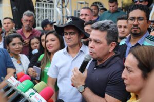 Imagem da notícia - Governo e Prefeitura entregam Feira Municipal do Quarentão reformada