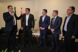 Imagem da notícia - Em encontro com ministro das Cidades, Wilson Lima diz que política de habitação deve contemplar serviços públicos