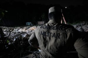 Imagem da notícia - Governo do Estado intensifica apoio às famílias do Jorge Teixeira após desabamento de terra