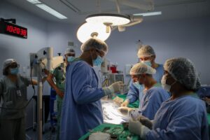 Imagem da notícia - Hospital Delphina Aziz realiza implante coclear inédito pela rede pública de saúde do Amazonas