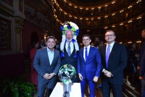 Imagem da notícia - Amazônia recebe primeiro prêmio Nobel de sustentabilidade em solenidade no Teatro Amazonas