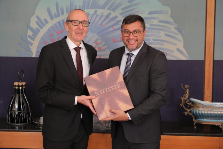 Wilson Lima reúne com embaixador da Áustria para tratar de parcerias voltadas para energia renováveis