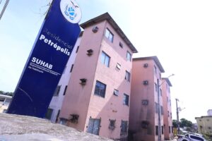 Imagem da notícia - Governo do Amazonas começa processo de regularização fundiária dos moradores do Conjunto Habitacional Petrópolis