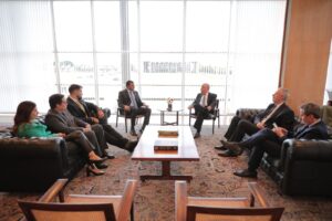 Imagem da notícia - Wilson Lima se reúne com ministro das Relações Exteriores e diz que Amazonas está à disposição para receber eventos pré-COP 30