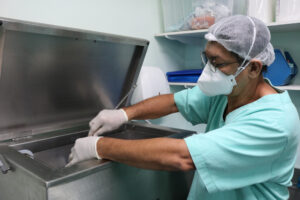 Imagem da notícia - Novos equipamentos agilizam processo de esterilização de materiais na FCecon