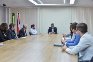 Imagem da notícia - Wilson Lima se reúne com executivos do setor de energia solar e reafirma compromisso com a ZFM