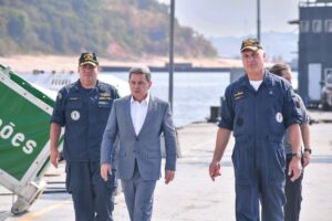 Imagem da notícia - Governo do Amazonas fortalece Operação Estiagem 2023 com interlocução junto à Marinha