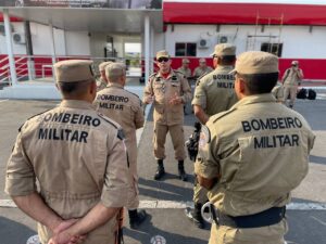 Imagem da notícia - Governo do Amazonas monta força-tarefa para atender moradores da comunidade de Beruri após desbarrancamento