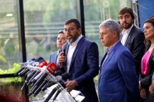 Imagem da notícia - Wilson Lima e ministro Paulo Teixeira assinam acordo de cooperação para ampliar regularização fundiária no Amazonas