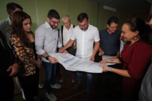 Imagem da notícia - Wilson Lima vistoria prédio da antiga Receita Federal que será transformado em moradias pelo Amazonas Meu Lar