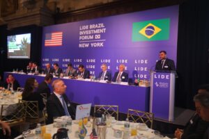 Imagem da notícia - Em encontro com empresários, Wilson Lima apresenta projeto de exploração do potássio de baixa emissão de carbono