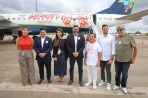 Imagem da notícia - Parintins 2024: Wilson Lima reforça compromisso do Estado com a geração de emprego e renda em apresentação de aeronave temática da Azul