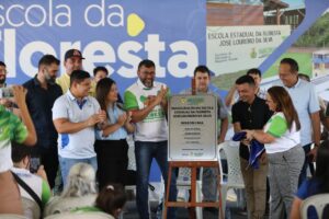 Imagem da notícia - Governador Wilson Lima inaugura primeira Escola da Floresta na RDS de São Sebastião do Uatumã