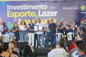 Imagem da notícia - Governador Wilson Lima assina ordem de serviço para reforma do Estádio Carlos Zamith