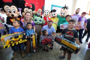 Imagem da notícia - Governo do Amazonas leva campanha Doe Brinquedo e Ganhe Sorrisos para o Governo Presente