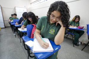 Imagem da notícia - Governo do Amazonas entrega Escola Estadual Marcantonio Vilaça revitalizada na zona norte