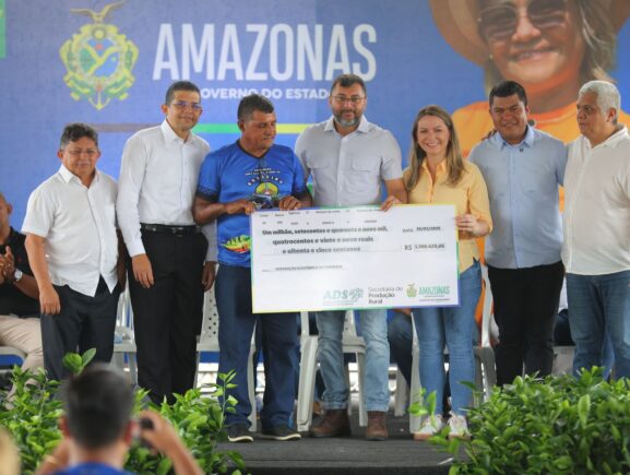 Governador Wilson Lima paga mais de R$ 1,7 milhão na subvenção econômica do pirarucu e destina fomento e insumos ao setor primário