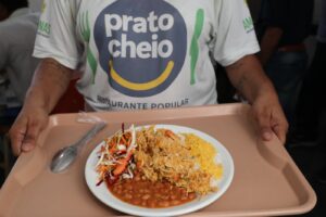 Imagem da notícia - Prato Cheio: refeições equilibradas promovem alimentação saudável à população