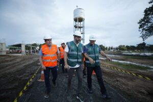 Imagem da notícia - Governador Wilson Lima assina ordem de serviço do Prosai que vai ampliar em 25% a rede de esgoto de Parintins