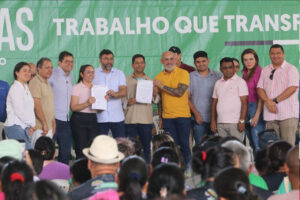 Imagem da notícia - Governador Wilson Lima assina ordem de serviço para início das obras de recuperação do sistema viário de Rio Preto da Eva