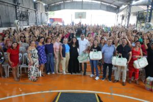 Imagem da notícia - Na véspera do Dia das Mães, governador Wilson Lima entrega kits de bebê para gestantes em Manaus 