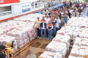 Imagem da notícia - Operação Cheia 2025: Governador Wilson Lima entrega 40 toneladas de alimentos para beneficiar 2 mil famílias de Anamã