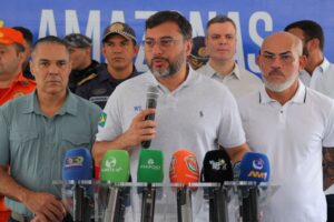 Imagem da notícia - Governador Wilson Lima entrega 100 motocicletas para reforçar policiamento tático da Rocam